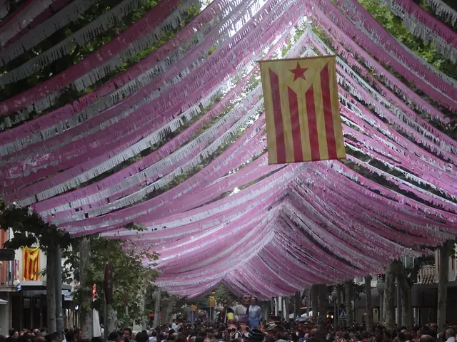La Rambla engalanada per la Festa Major